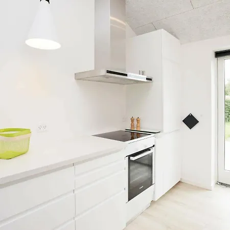 Three-bedroom Holiday In Tarm 12 * Hemmet