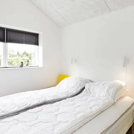 Three-bedroom Holiday In Tarm 12 Hemmet