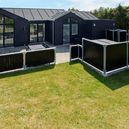 Three-bedroom Holiday In Tarm 12 * Hemmet