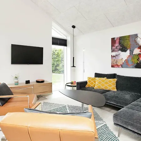 Three-bedroom Holiday In Tarm 12 * Hemmet